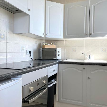 Sea View Family Stay By Beach Gym & Parking Bournemouth Exterior foto